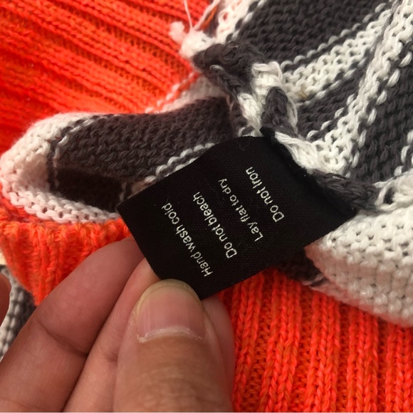 Miss Daisy Womens Medium V-Neck Sweater Elbow Patch Knit Striped NWT - Picture 7 of 14